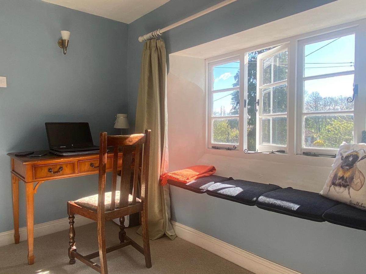 The Explorers Rest - - Frome