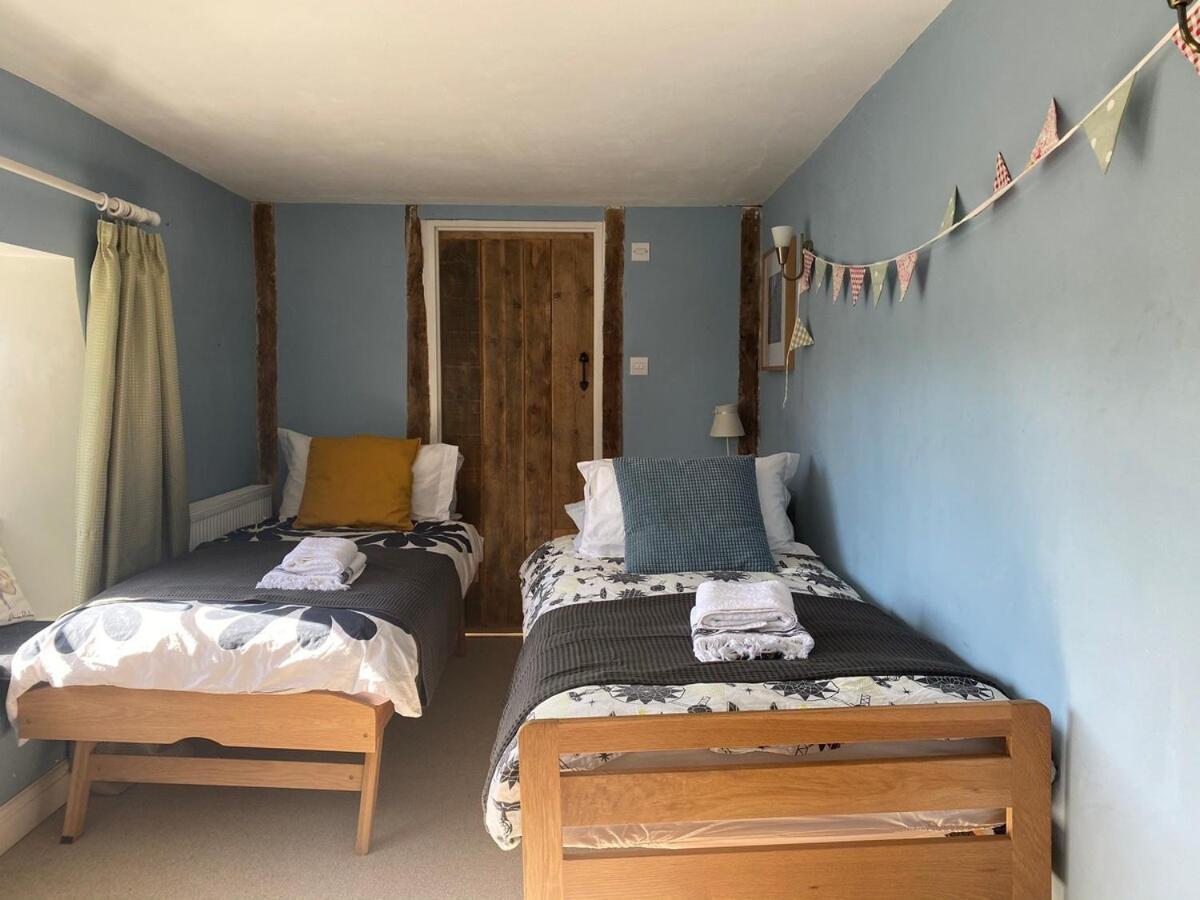 The Explorers Rest - - Frome * Buckland Dinham