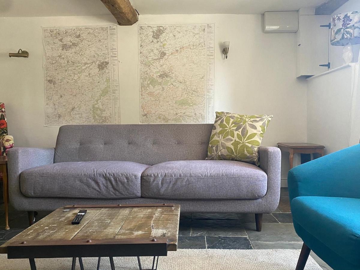 The Explorers Rest - - Frome Buckland Dinham